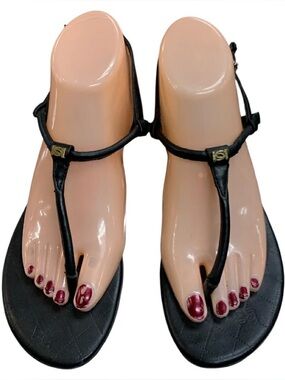 bebe Black T-Strap Thong Sandals S8